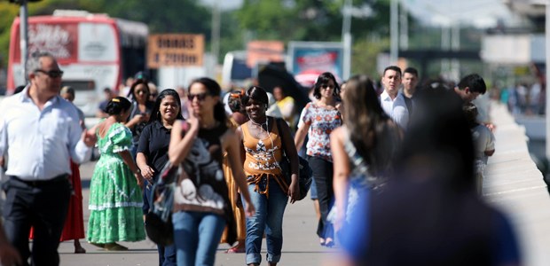 Povo na rua