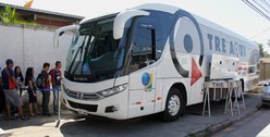 TRE-MG Se Liga 16 ônibus na Escola Estadual Três Poderes - foto: Cláudia Ramos - ASCOM/TRE-MG